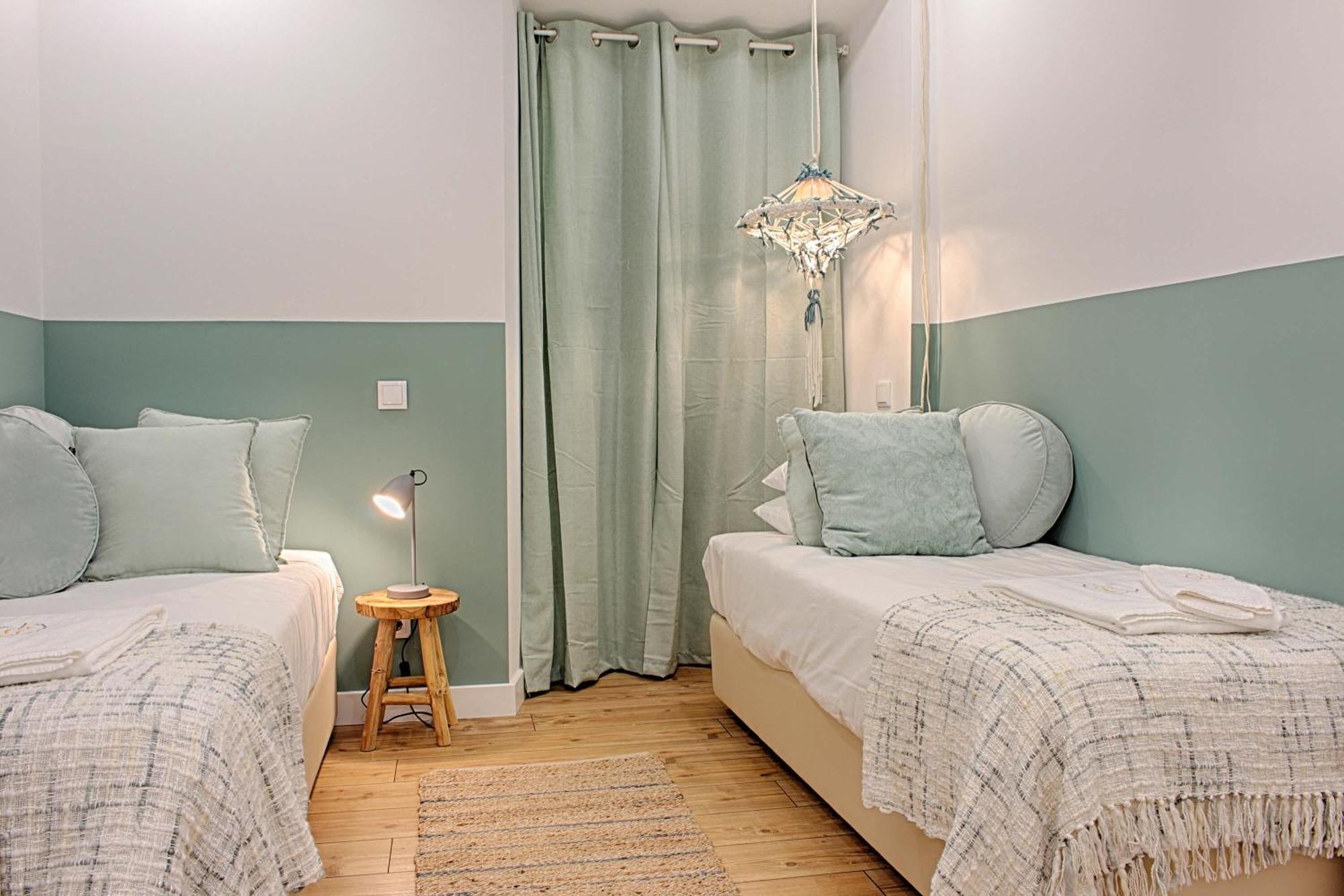 Guesthouse By Trip2Portugal ลิสบอน ภายนอก รูปภาพ