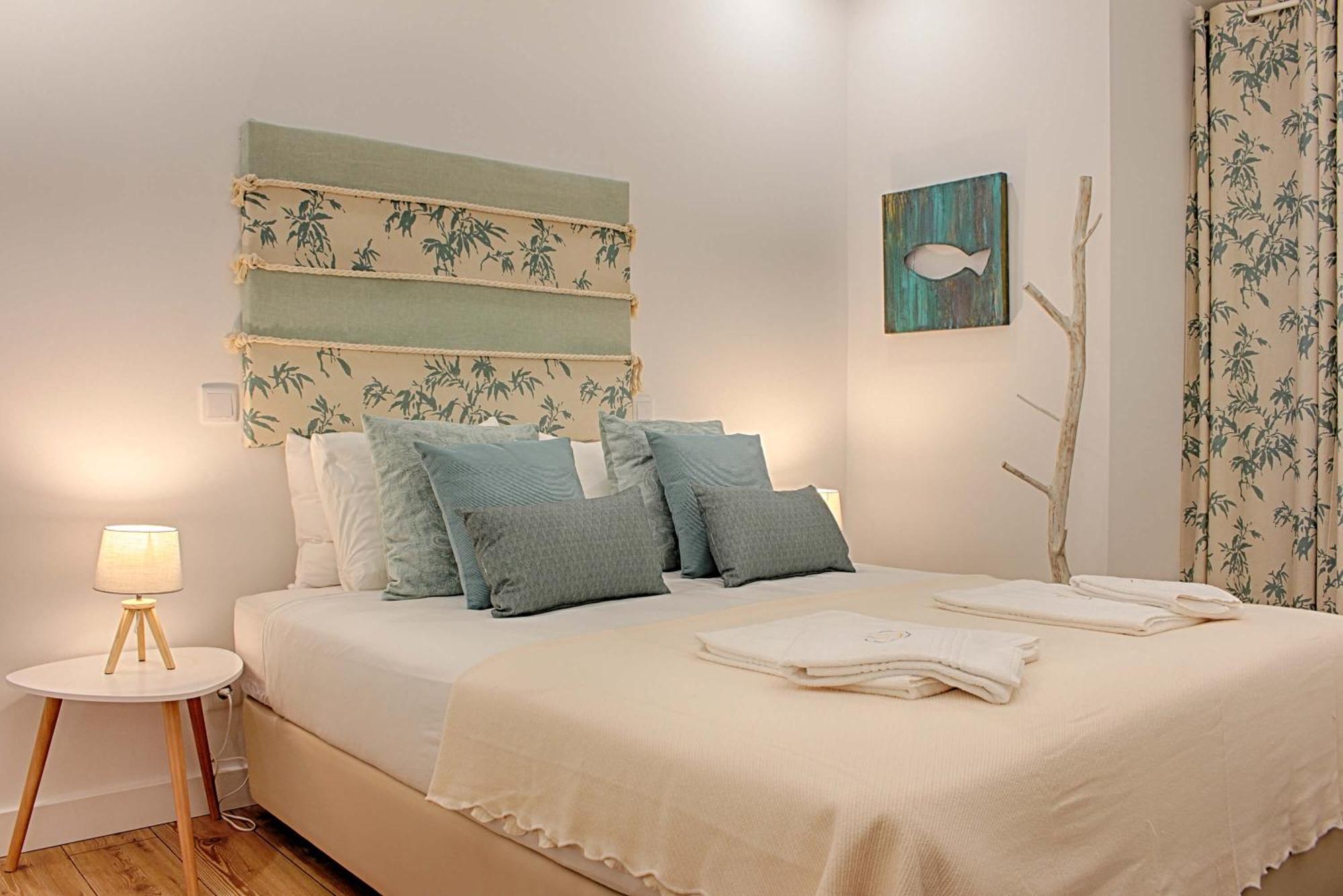Guesthouse By Trip2Portugal ลิสบอน ภายนอก รูปภาพ